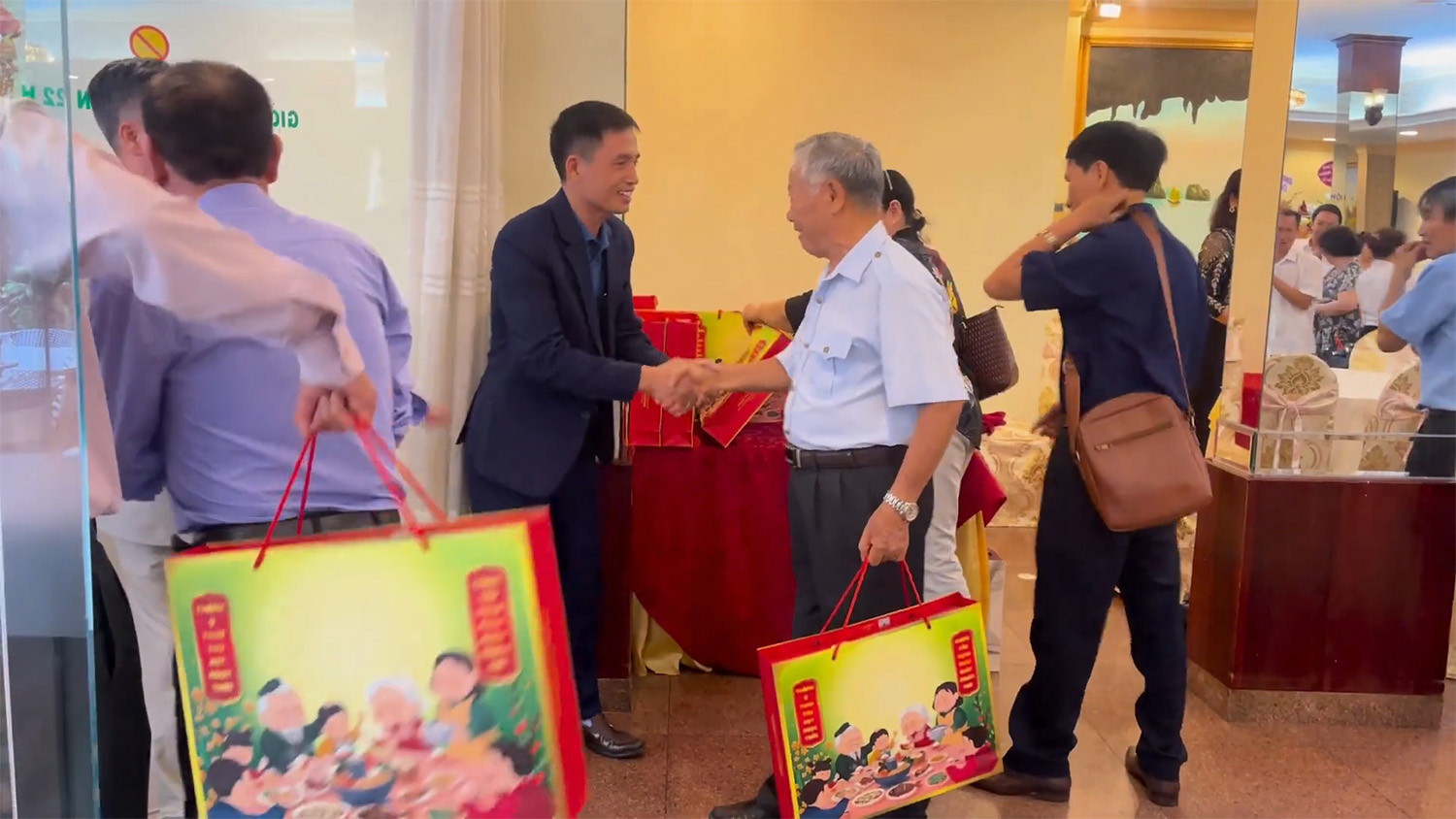 Set Gạo Dinh Dưỡng của An Bình Phát được chọn làm quà tặng cho Hội Hưu Trí Thanh Tra Chính Phủ