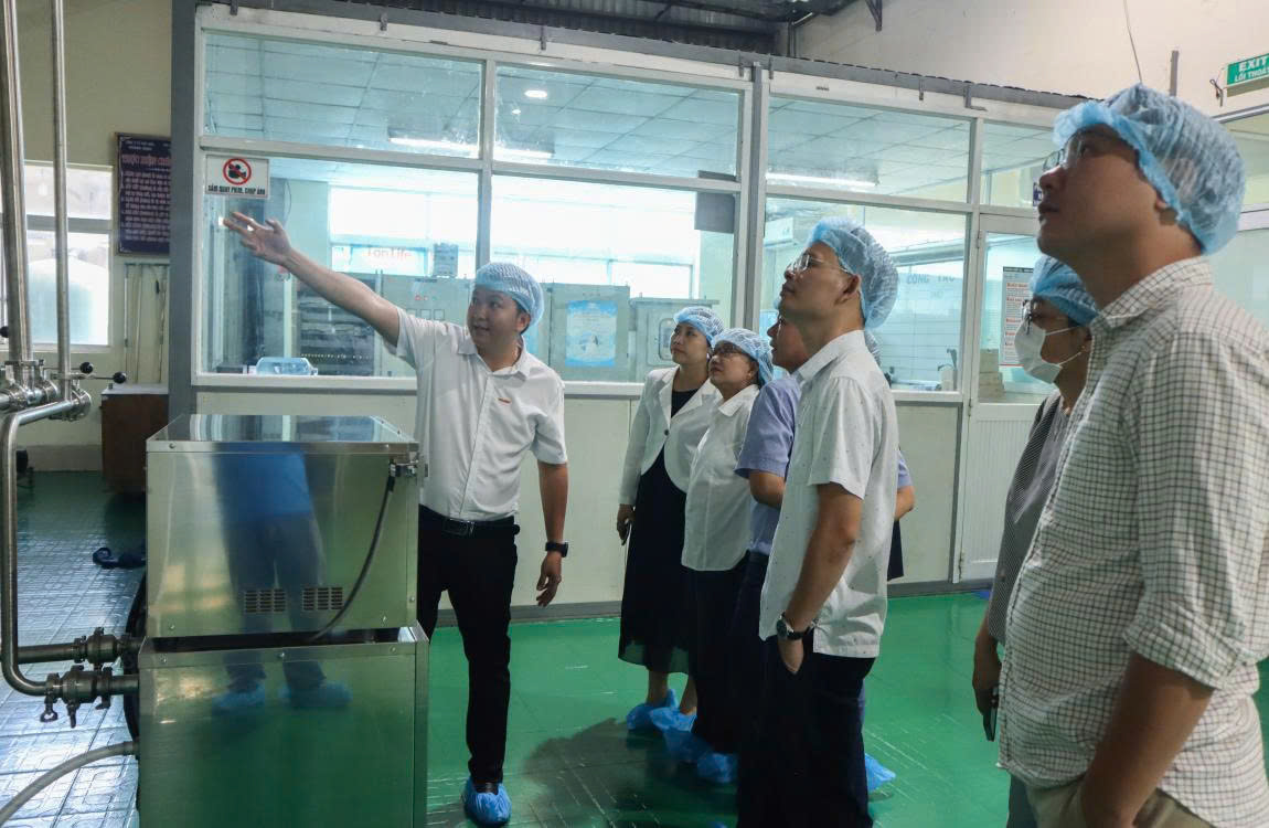 An Bình Phát tham quan nhà máy nước ion kiềm cao cấp i-on Life